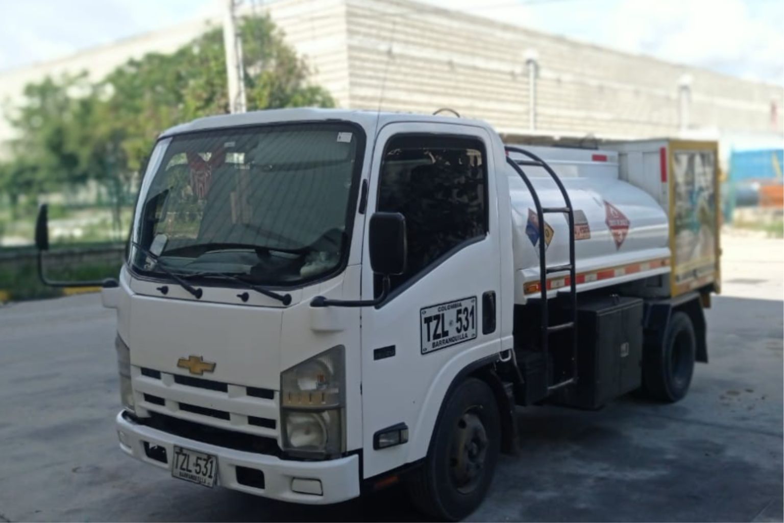 CISTERNA PROPIA DE DINO FUELS CALIBRADA Y CERTIFICADA